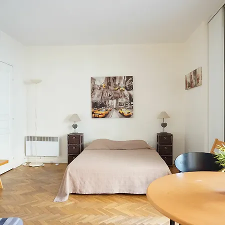 Grenelle - - 7 *
